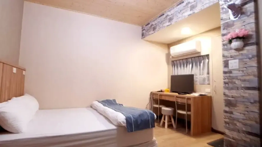 1 Bedroom Economy Double room