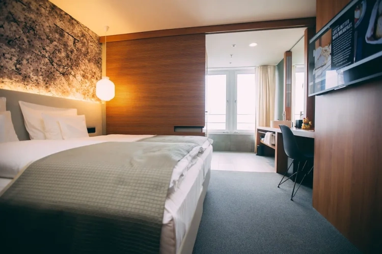 Double room with city view
