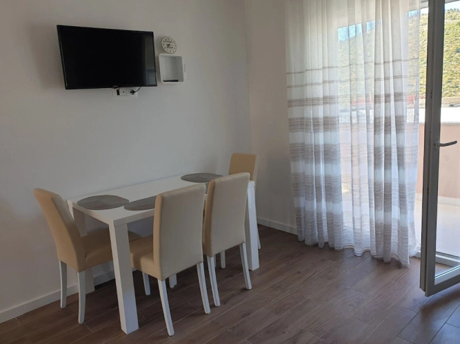 Apartment Pocrnja