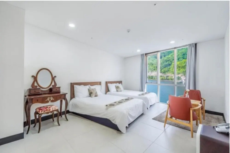 Crest72 Hotel