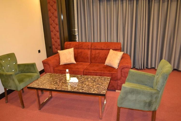 Sapran Deluxe Hotel