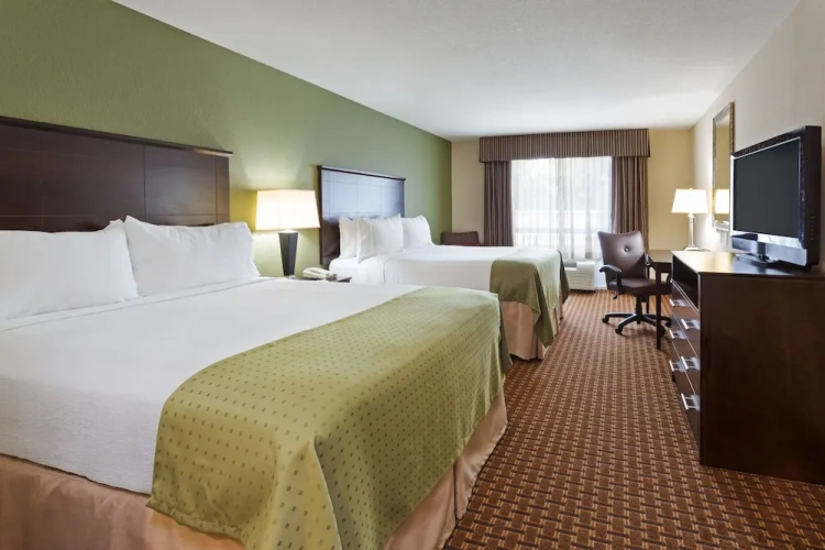 Quadruple Suite