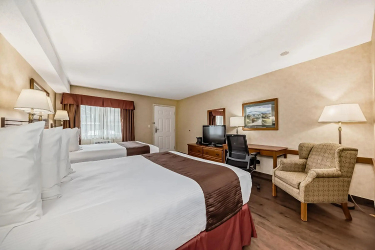 Stony Plain Inn and Suites