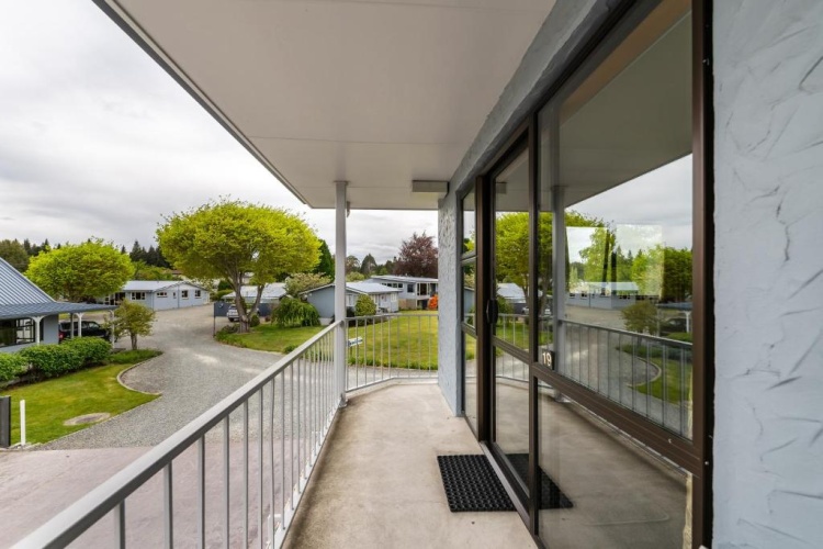 1 Bedroom Double Apartment with balcony and with lake view