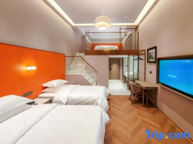 Standard Triple Family room
