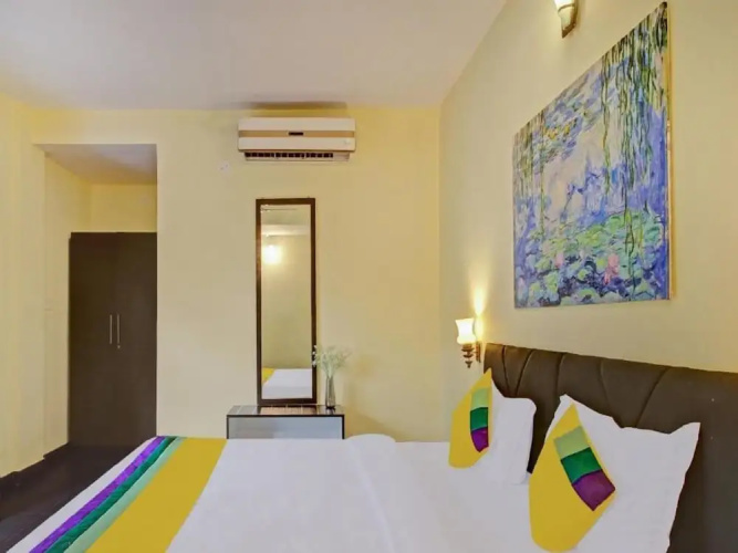 Blue Door Hotel Morjim