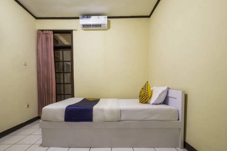 Bee M by OYO Rooms