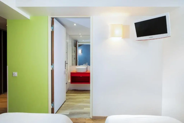 2 Bedrooms Apartment