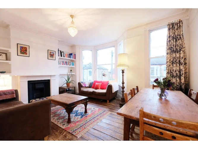 Sunny, Bohemian-style Flat For 4 in Queens Park