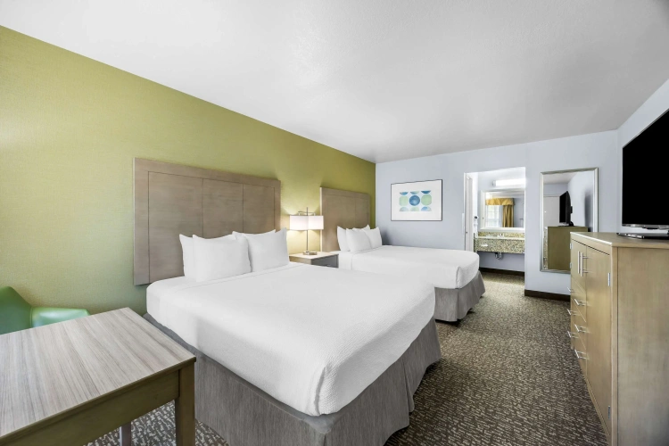 Standard Quadruple room