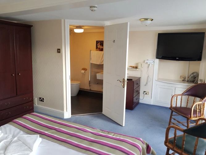 Harry's Hotel, Bar & Bistro