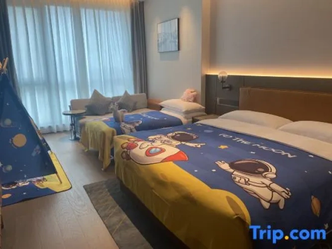 Standard Double room with city view
