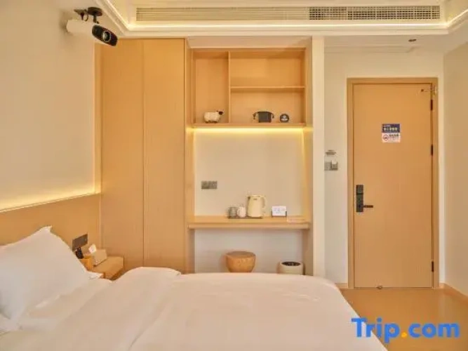 Deluxe Double room with courtyard view