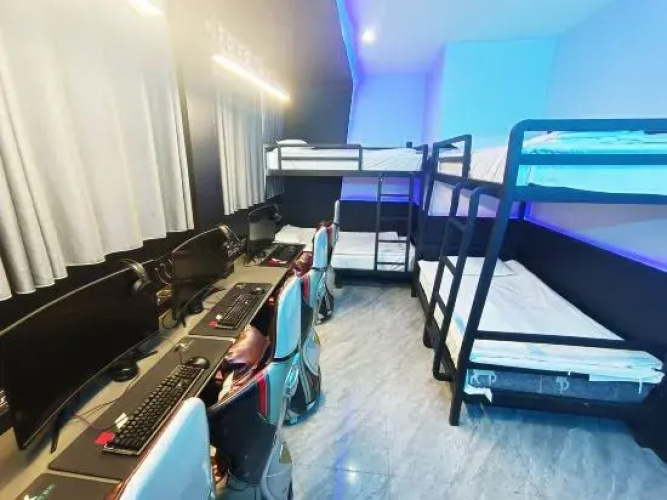 Space E-sports Hotel