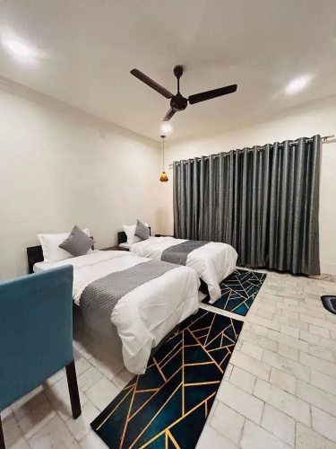 7Cr Hotel