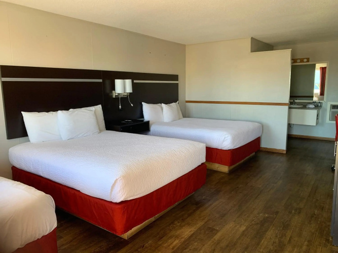 Americas Best Value Inn Wall