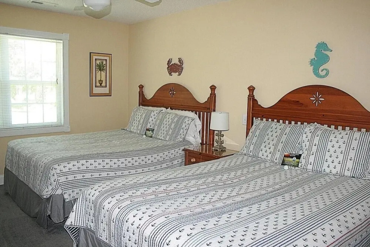 1107m 1 Bedroom Condo by Redawning