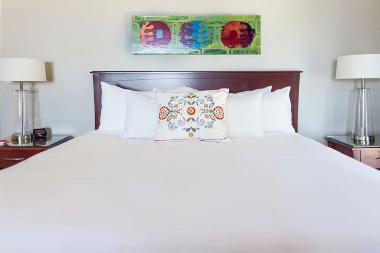 Whale Cove Inn