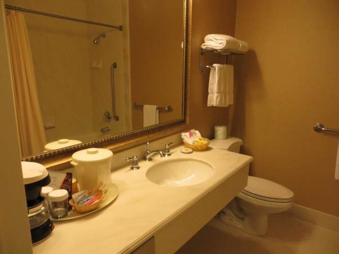 Cow Hollow Inn & Suites