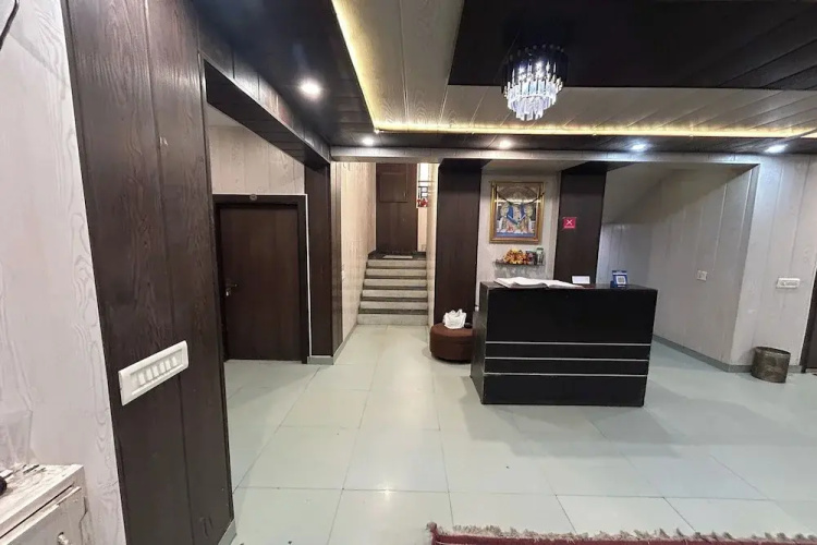Hotel B K House