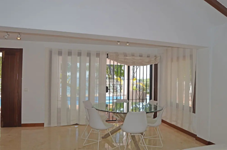 Beachfront villa protected private pool 4 bedrooms Marbella