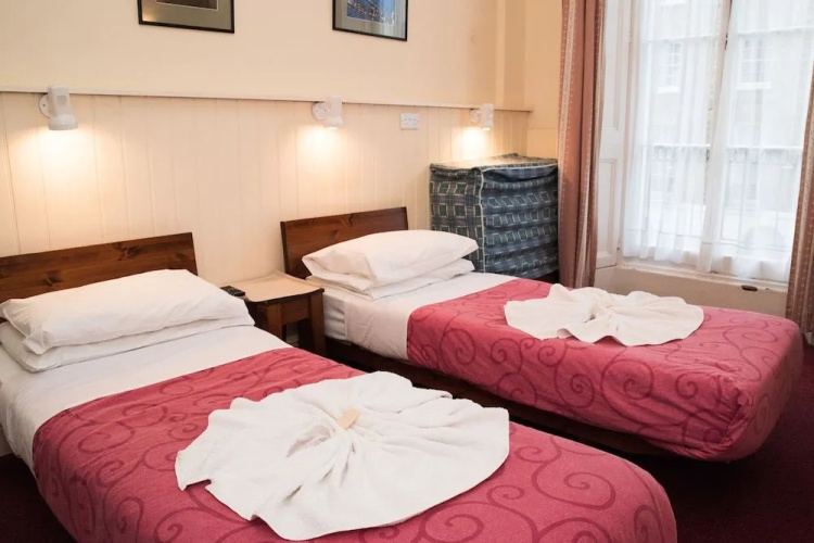 Lynton Hotel
