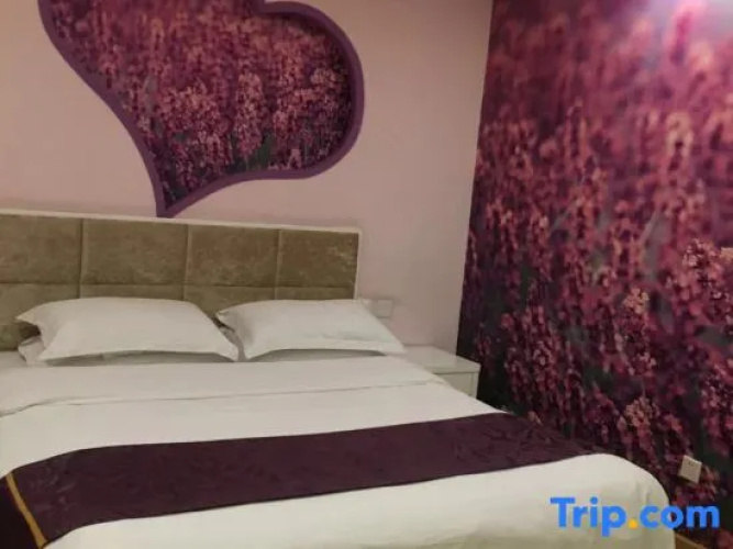 Youyue Theme Hotel