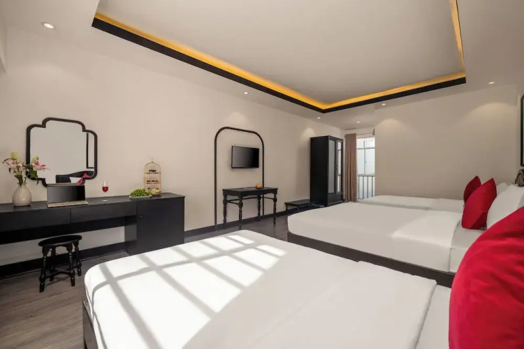 Fusion Point Hotel