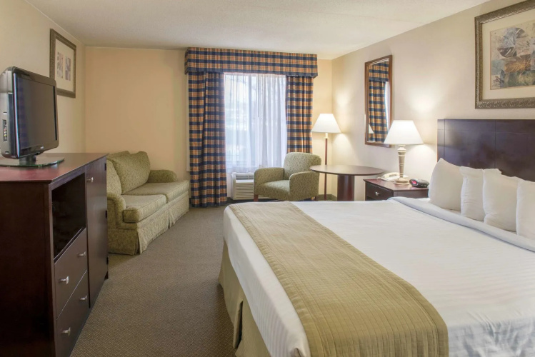 Spark by Hilton Hummelstown Hershey