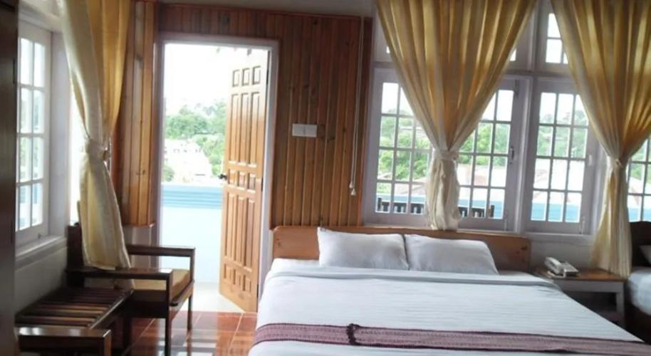 Pine Breeze Hotel