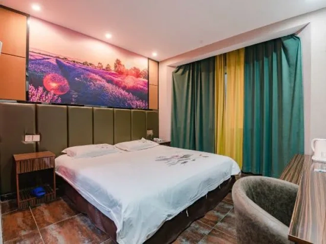 Xinyi Hotel (Zhoukou Normal University Wanda Plaza)