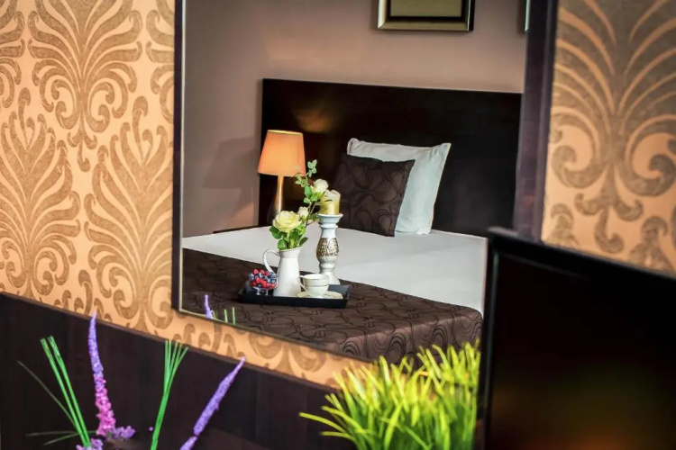 Central Plaza Hotel