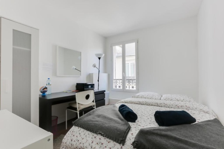 2 Bedrooms Apartment