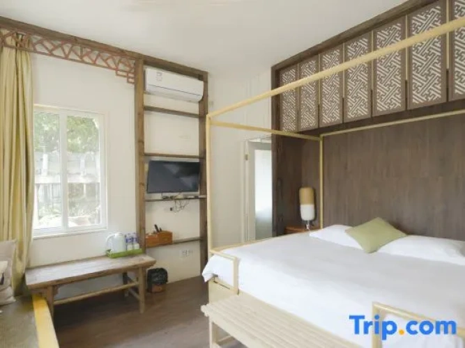 Standard Double room with courtyard view