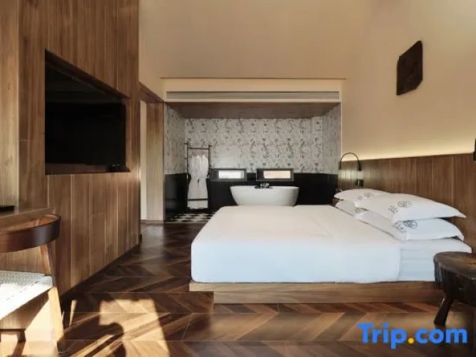 Deluxe Double Suite