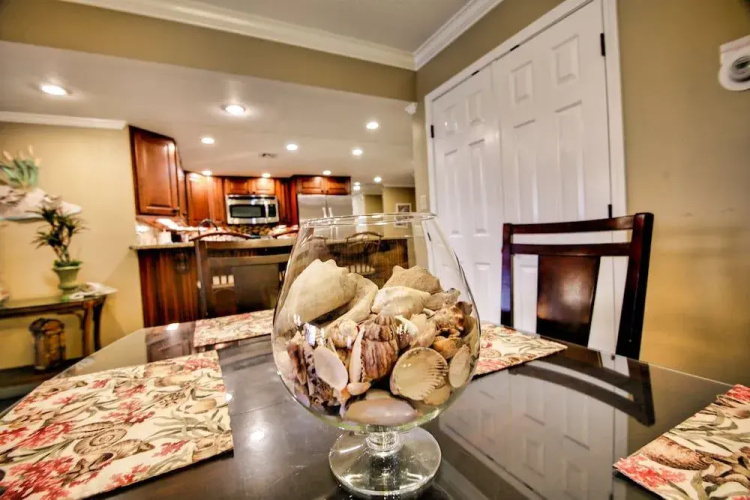 Gulf Shore Condo #113 - 2 Br condo by RedAwning