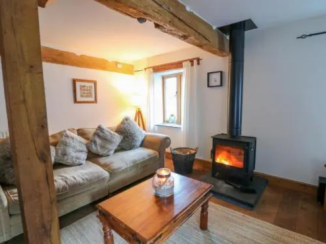 Hendre Bach Barn