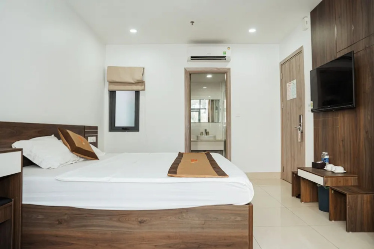 Ruby Hotel Cat Ba