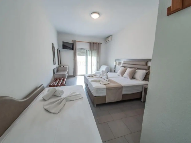 Studio with balcony and with view