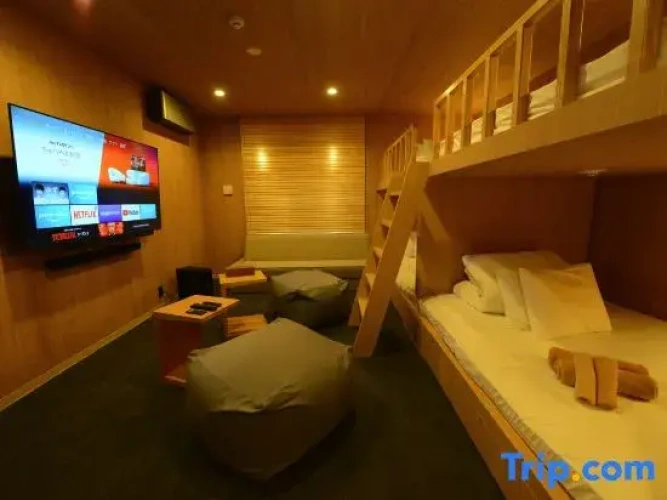 Standard Sextuple room