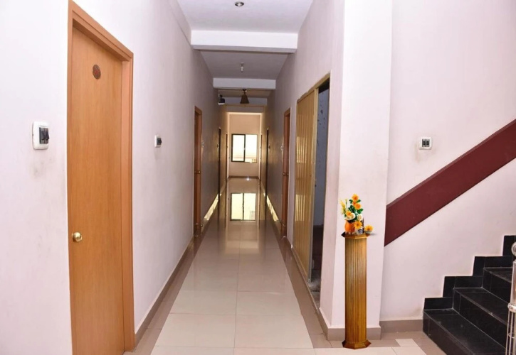 Yogi Ram Inn