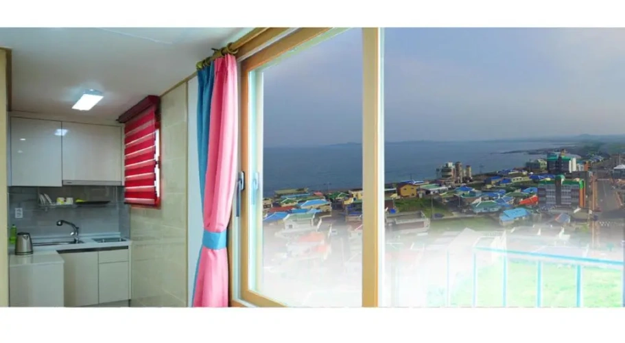 1 Bedroom Cottage with balcony and with view