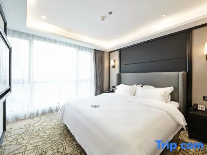 Deluxe Double Suite
