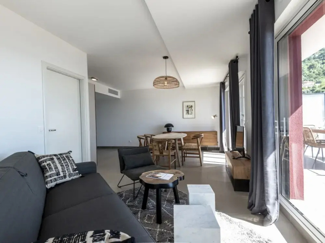 Comfortable Holiday Apartment With Terrace