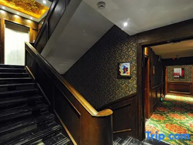 Shenzhen Royal Impression Theme Hotel