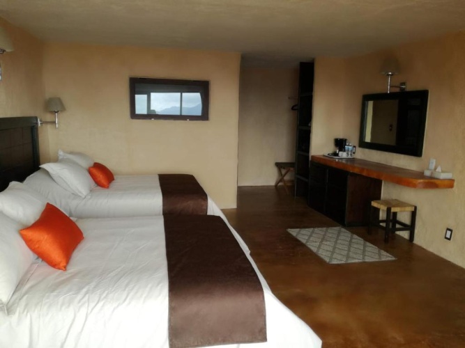 Standard Twin room with balcony