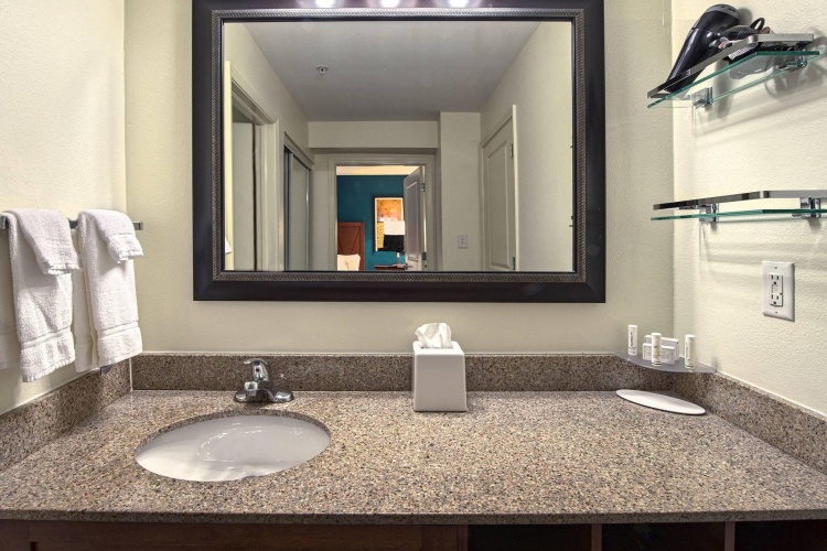2 Bedrooms Suite