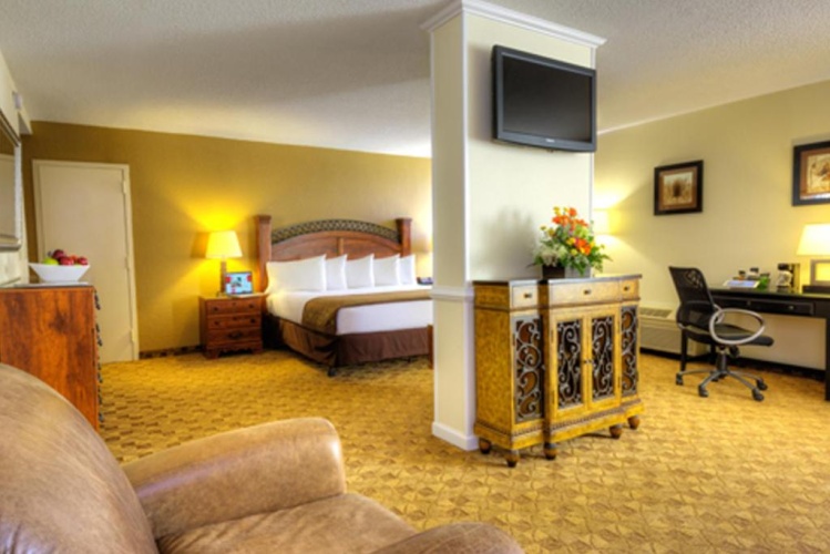 Deluxe Double Suite