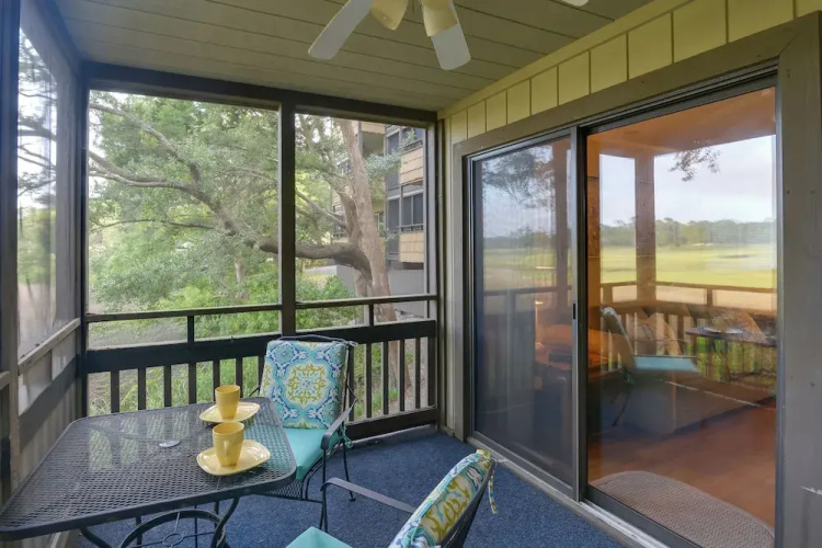 2 Mi to Apache Pier: Gem w/ Pool Access