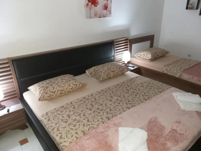 Apartments & Studio Haxhibeti